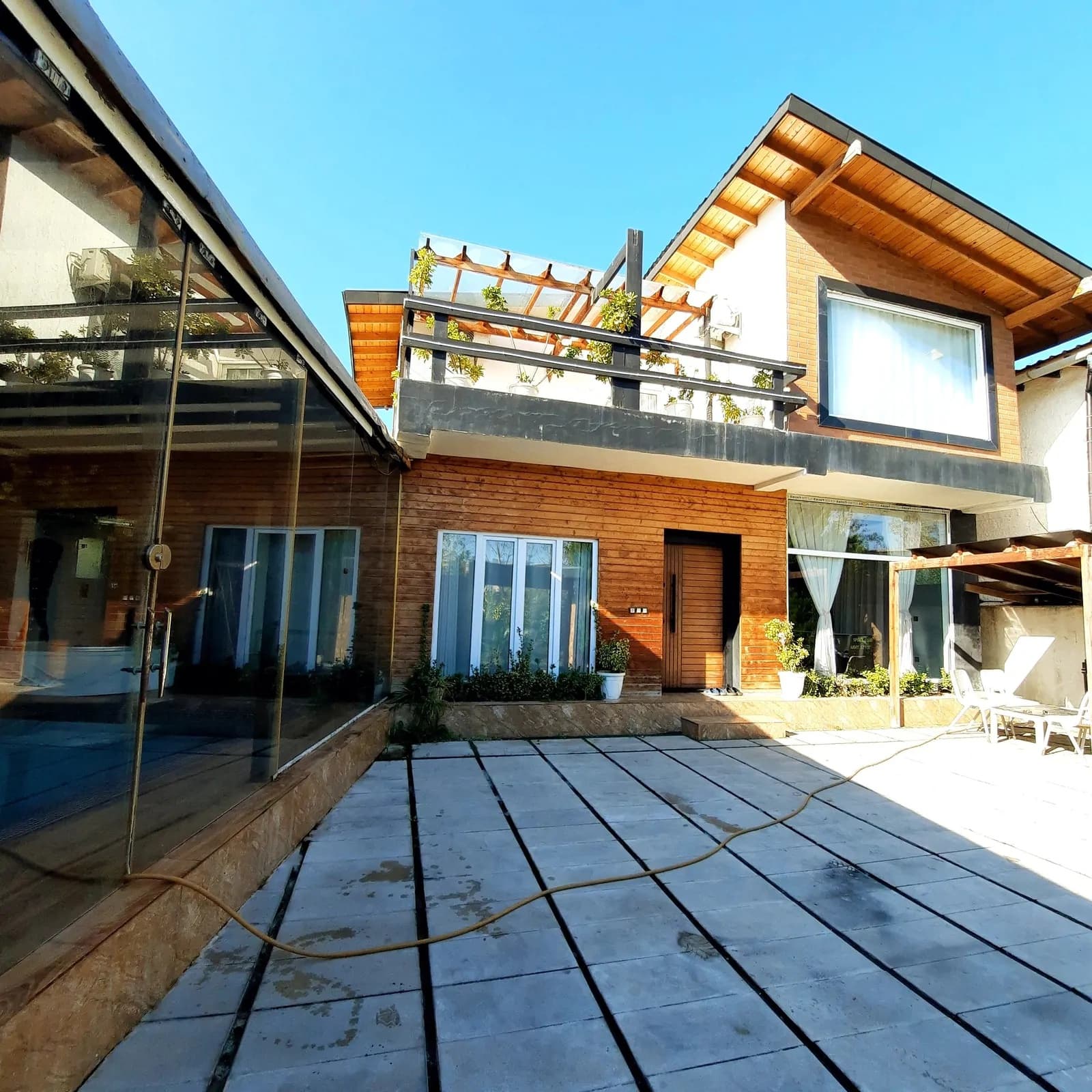 Villa image 1