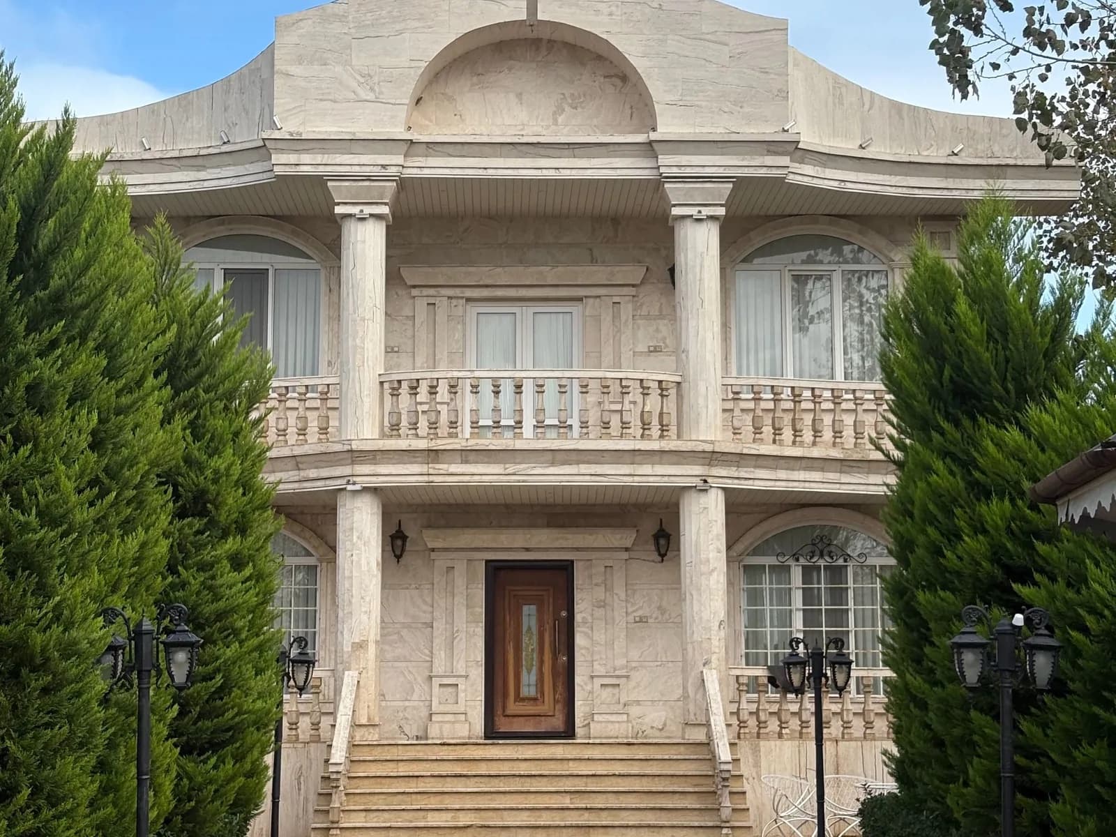 Villa image 1