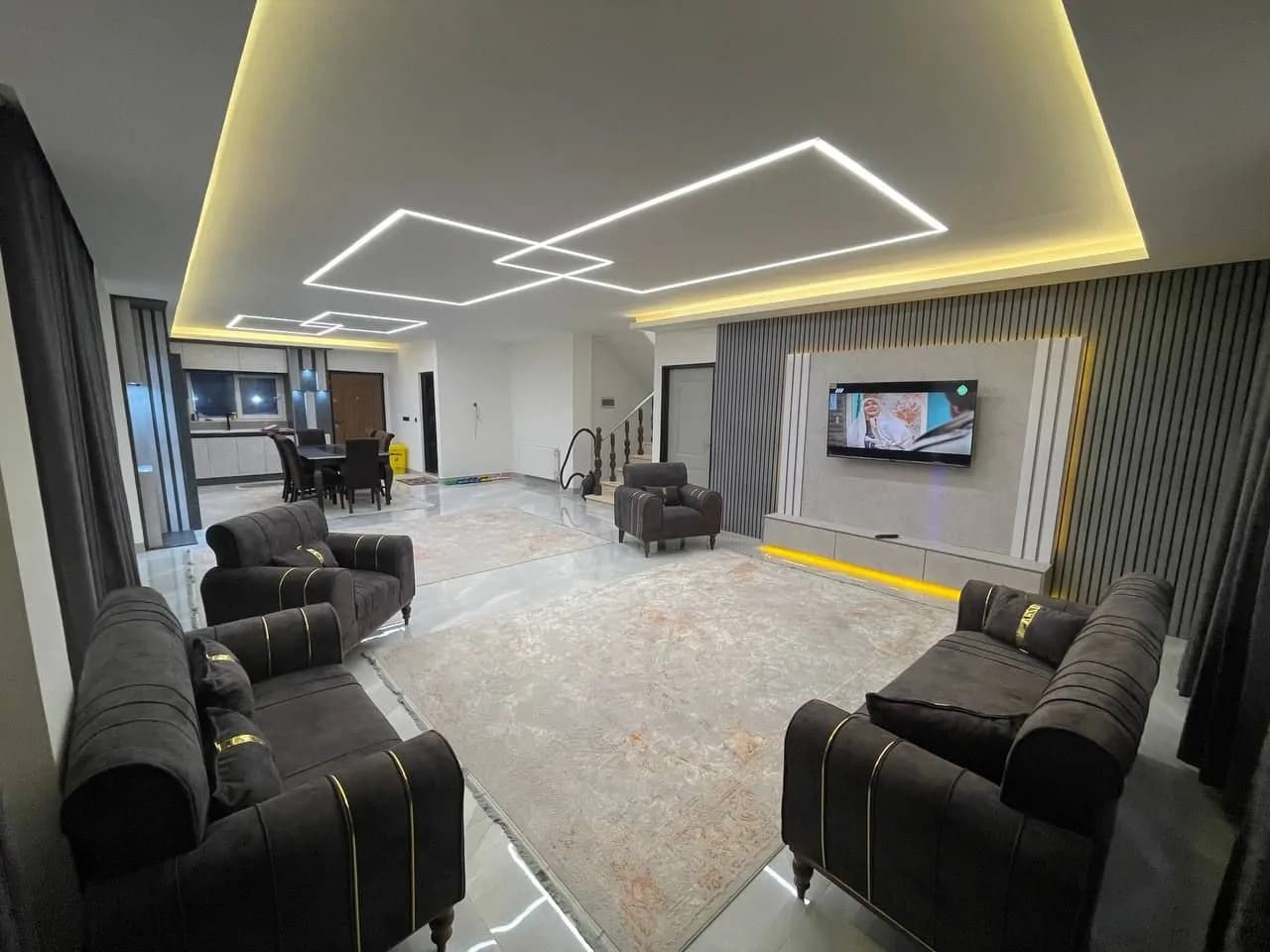 Villa image 2